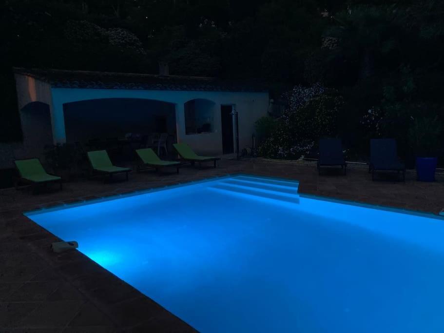 Вилла La Californienne Каркеран Экстерьер фото